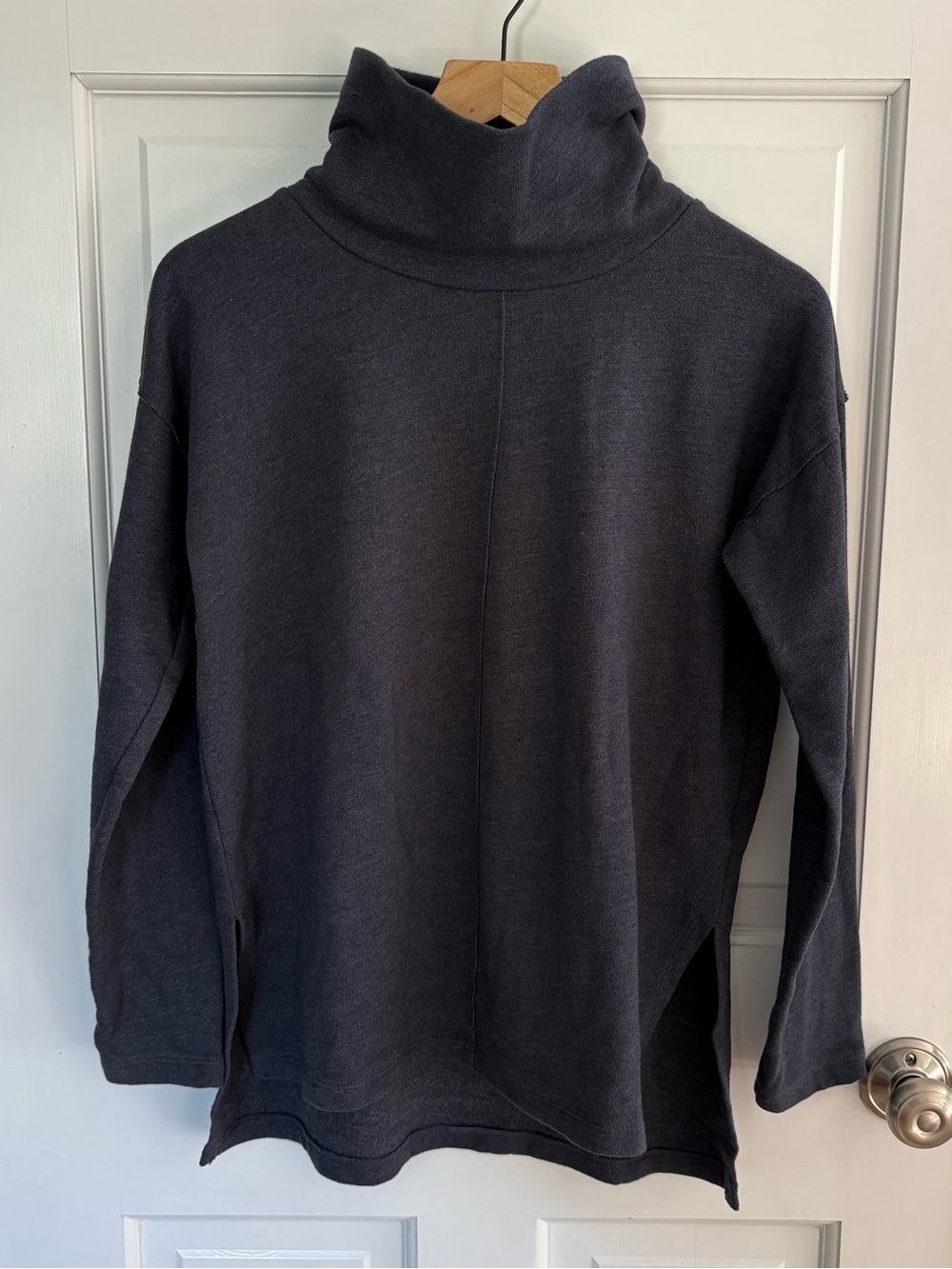 Women’s Gap heather navy cotton tunic sweater, small